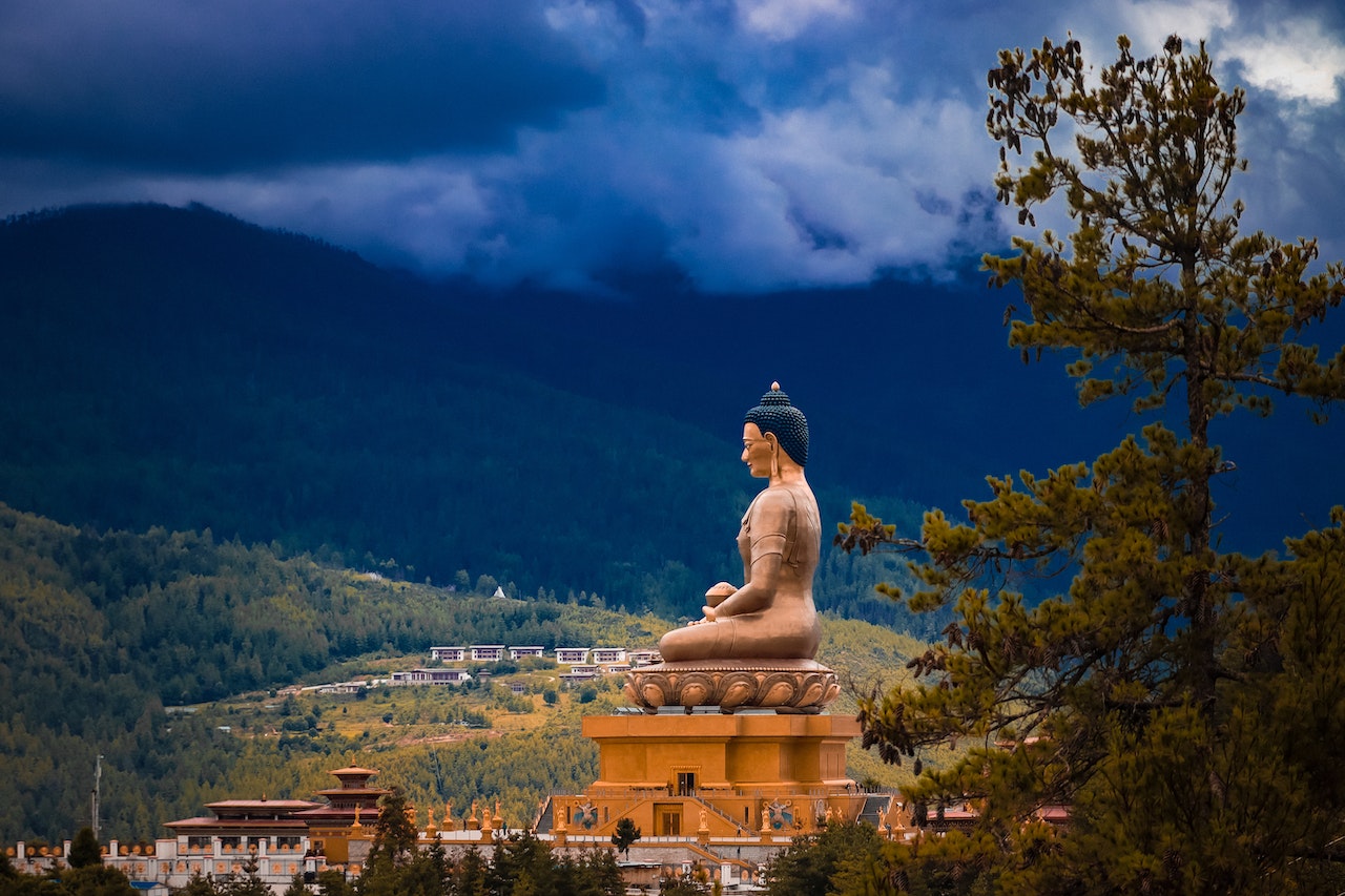 Read more about the article Why Travelling to Bhutan is Expensive