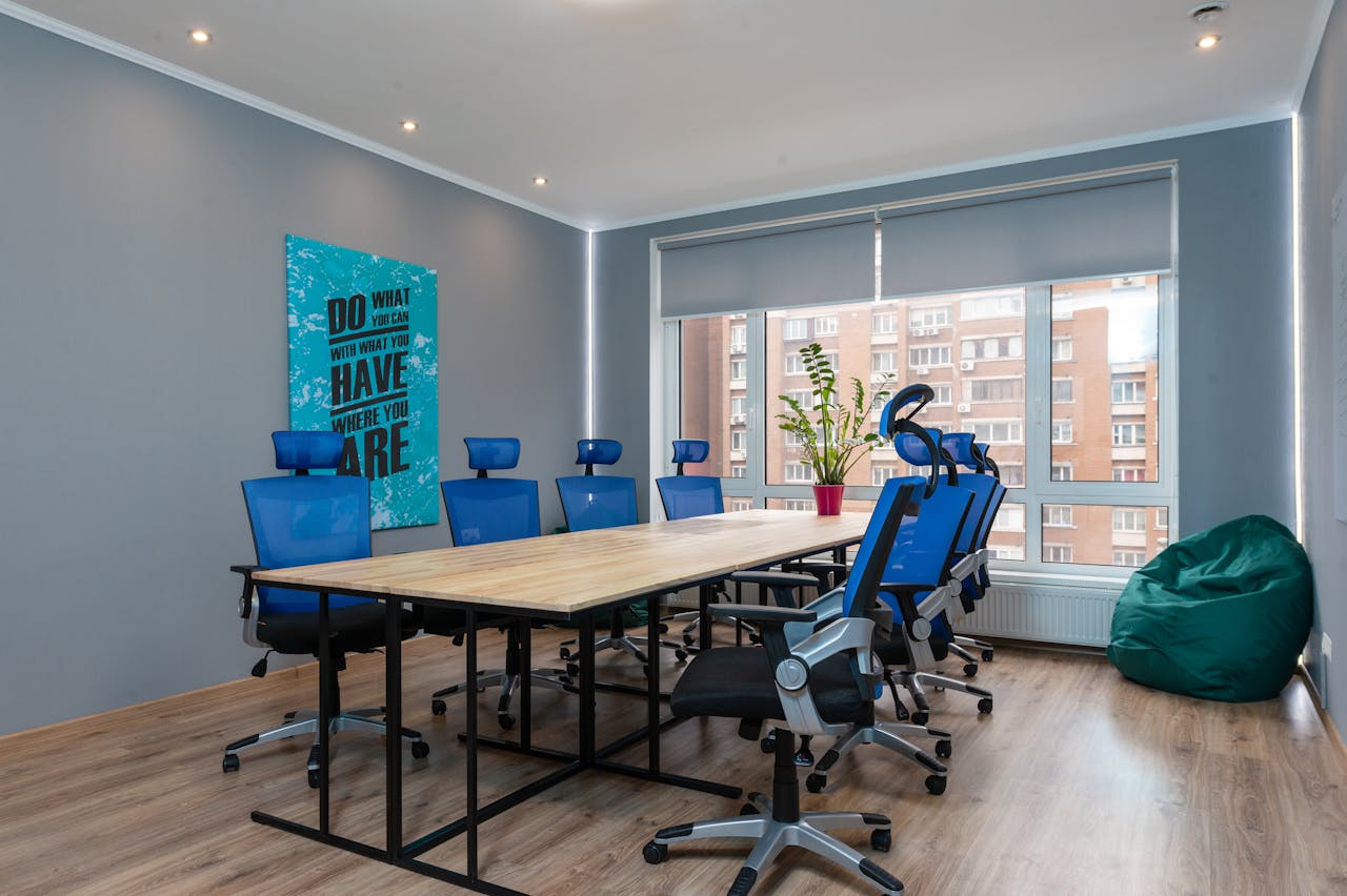 You are currently viewing Top 7 Tips to Choosing the Right Contractor For Renovate Your Office Space